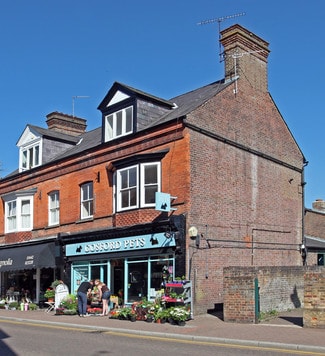 Plus de détails pour 90 High St, Tring - Local commercial à louer