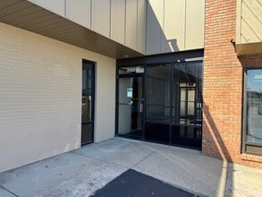 2007 W Franklin St, Evansville, IN à louer Photo intérieure– Image 2 sur 12