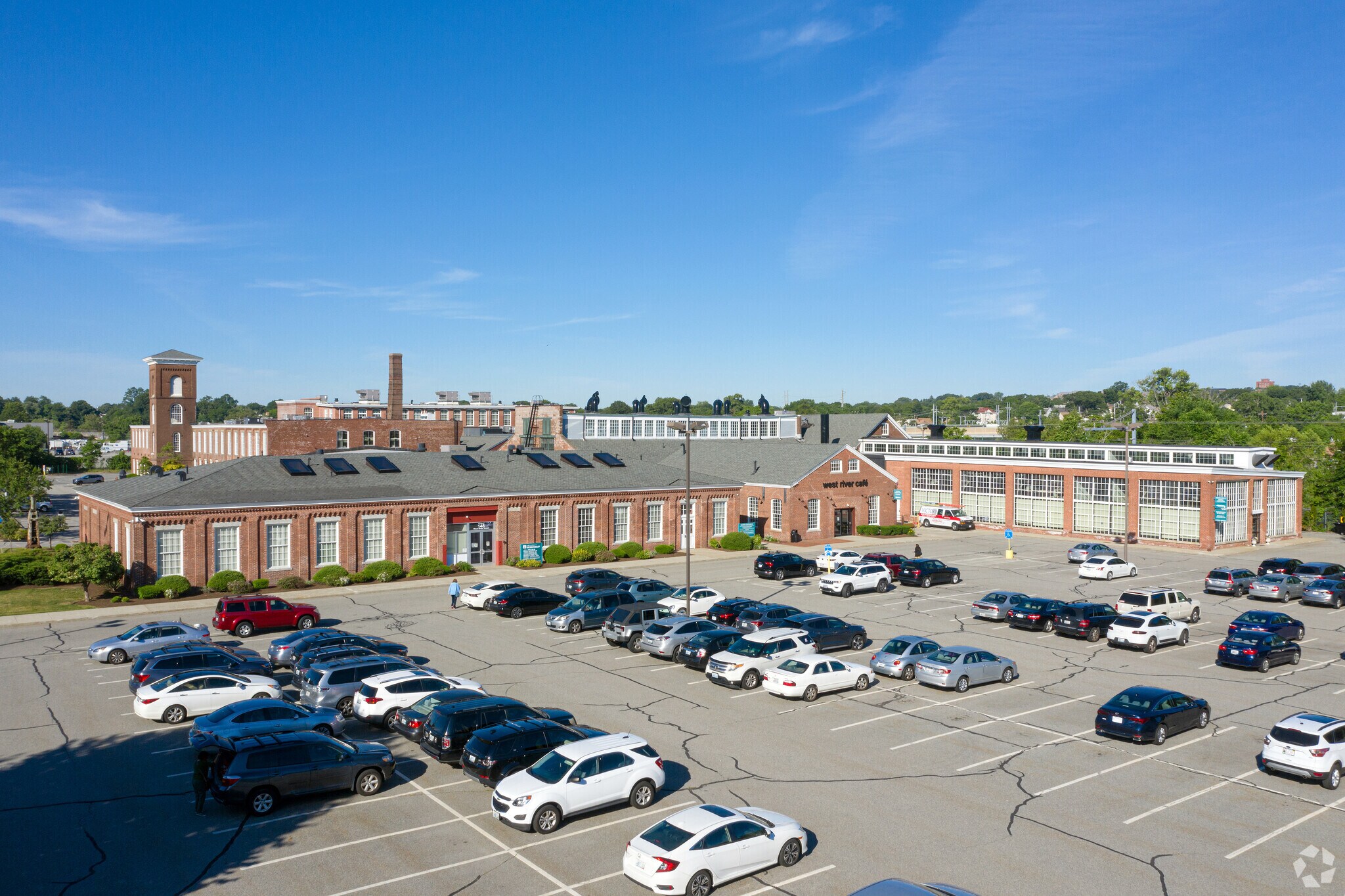 146-148 W River St, Providence, RI à louer Photo principale– Image 1 sur 24