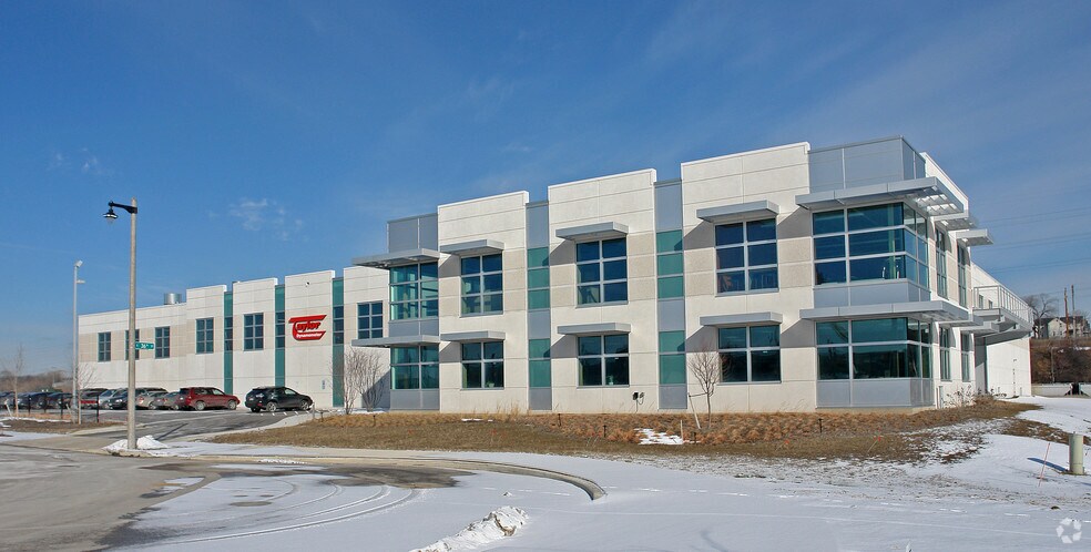 3630 W Wheelhouse Rd, Milwaukee, WI à vendre - Photo de l’immeuble – Image 3 sur 7
