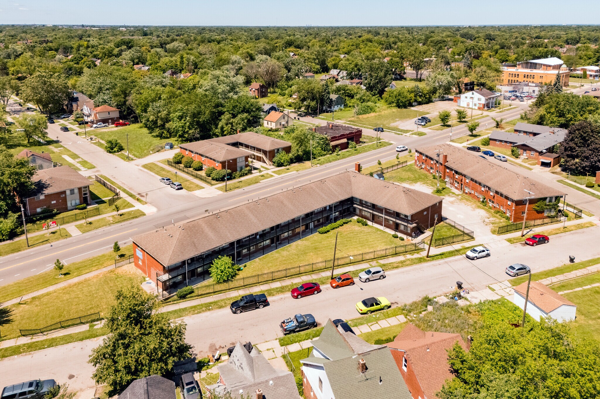 Income Generating Multifamily Portfolio portefeuille de 2 biens à vendre sur LoopNet.fr Photo de l’immeuble– Image 1 sur 14
