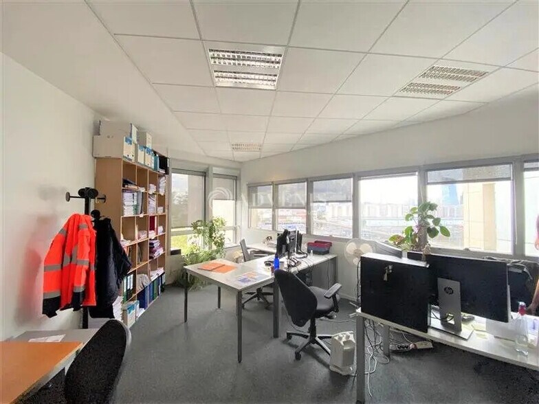 Bureau dans Charenton-le-Pont à louer - Photo de l’immeuble – Image 3 sur 6