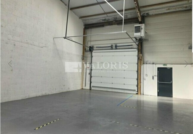 Plus de détails pour 51 Avenue Lefèvre, Vaulx-en-Velin - Local d'activités à louer