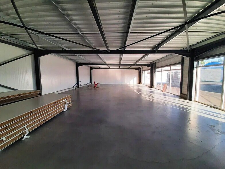 Local commercial dans Poitiers à louer - Photo intérieure – Image 2 sur 2