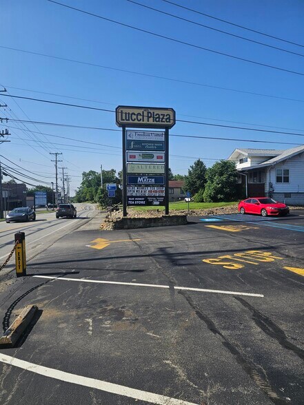 3589 Brodhead Rd, Monaca, PA à vendre - Photo de l’immeuble – Image 2 sur 4