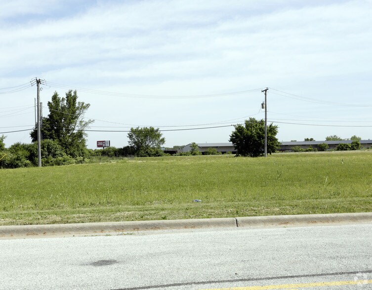 4211 W 167th St, Country Club Hills, IL à louer - Photo de l’immeuble – Image 1 sur 2