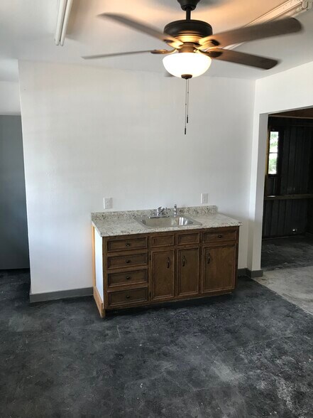 6516 Shirley Ave, Austin, TX à louer - Photo intérieure – Image 2 sur 7