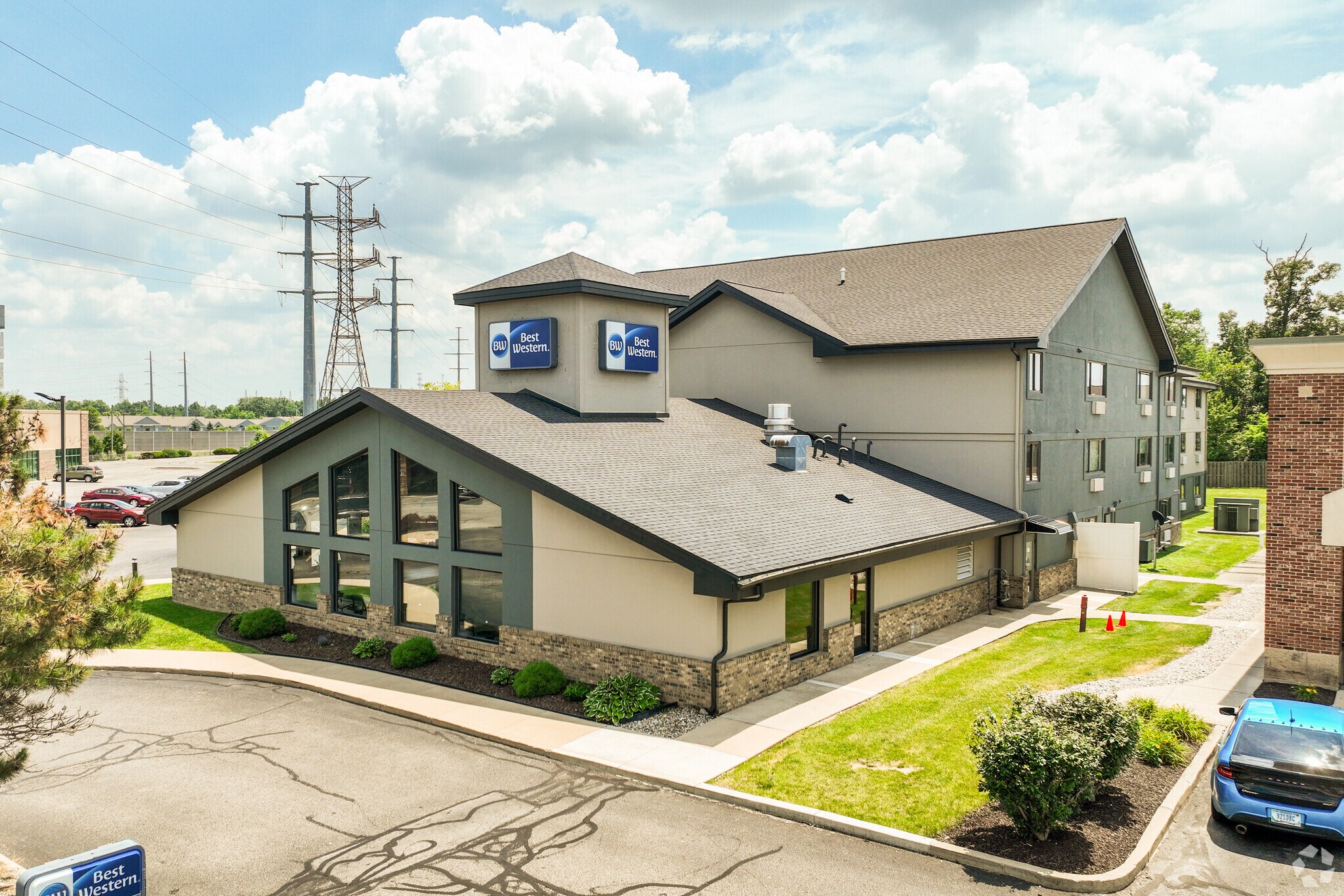 2902 E DuPont Rd, Fort Wayne, IN à vendre Photo principale– Image 1 sur 6