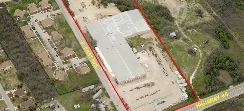 1301 East Ave, Carrizo Springs, TX à louer Photo principale– Image 1 sur 31