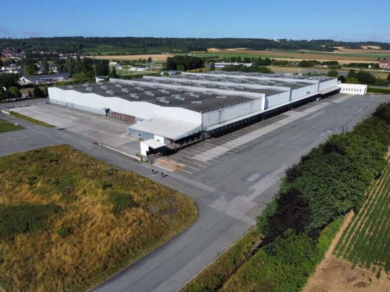 Industriel/Logistique dans Vimy à louer - Photo de l’immeuble – Image 1 sur 8