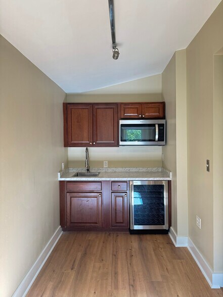 1102 Kirkland Avenue, Nashville, TN à louer - Photo intérieure – Image 2 sur 15