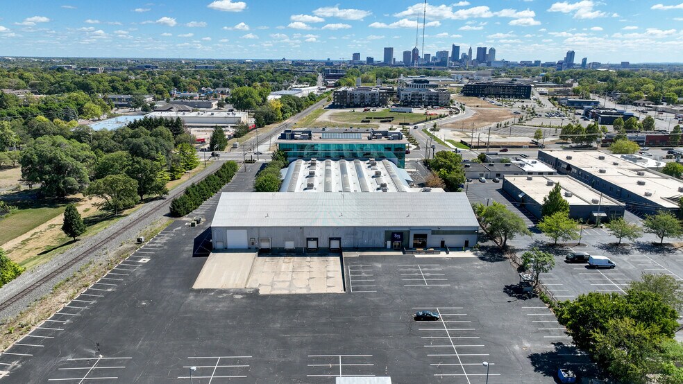 855 Grandview Ave, Columbus, OH à louer - Photo de l’immeuble – Image 3 sur 15