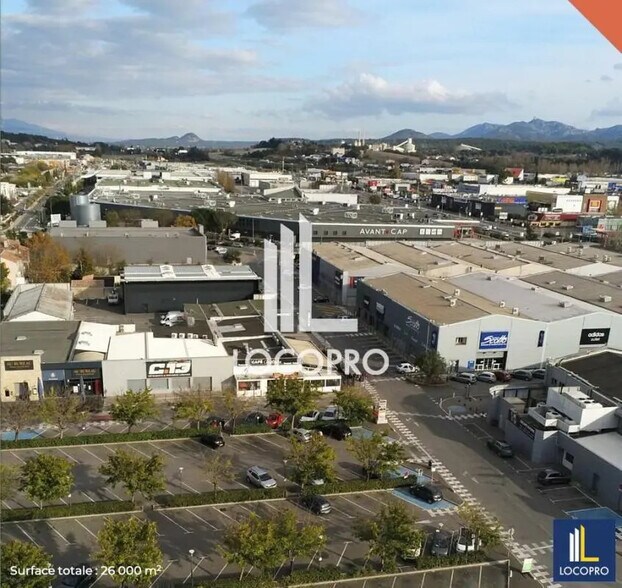 Local commercial dans Les Pennes-Mirabeau à louer - Photo de l’immeuble – Image 3 sur 6