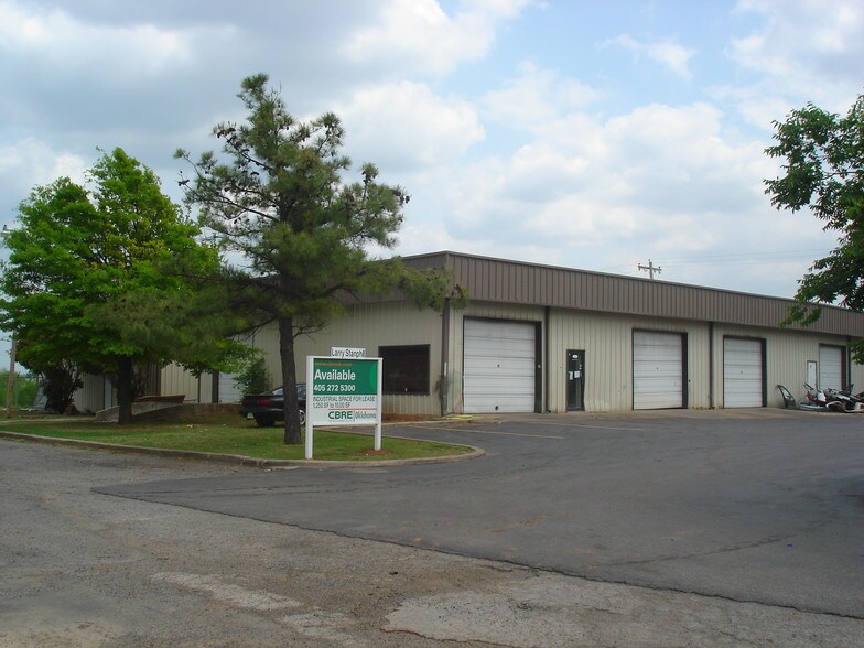 1008 NW 82nd St, Oklahoma City, OK à louer - Photo de l’immeuble – Image 3 sur 9