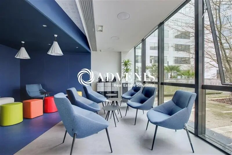 Bureau dans Noisy-le-Grand à louer - Photo de l’immeuble – Image 3 sur 10