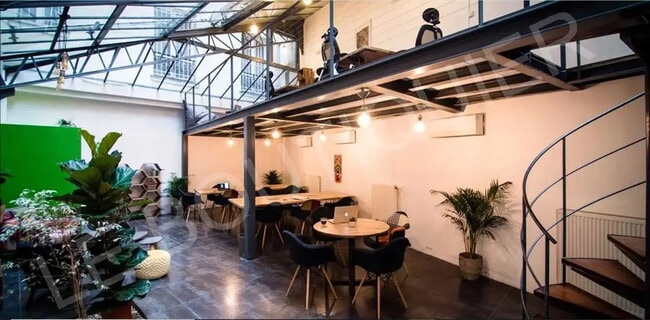 Plus de détails pour Local d’activités à vendre