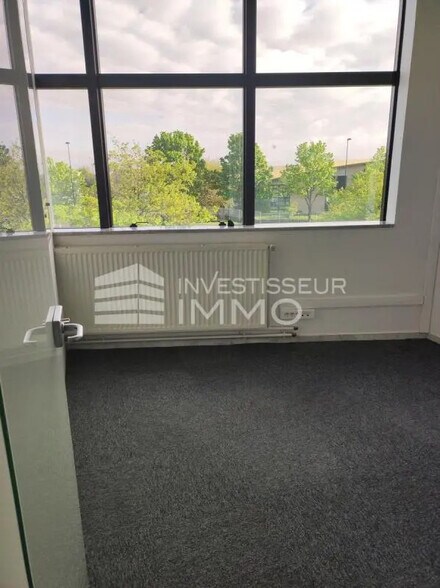 Bureau dans Champigny-sur-Marne à louer - Photo de l’immeuble – Image 3 sur 10