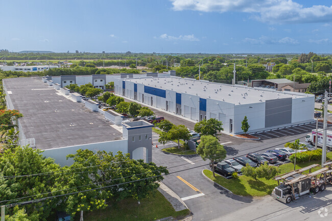 Plus de détails pour 23701 SW 132nd Ave, Homestead, FL - Industriel/Logistique à louer