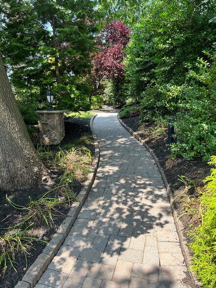 25 E Linden Ave, Englewood, NJ à vendre - Photo de l’immeuble – Image 2 sur 24
