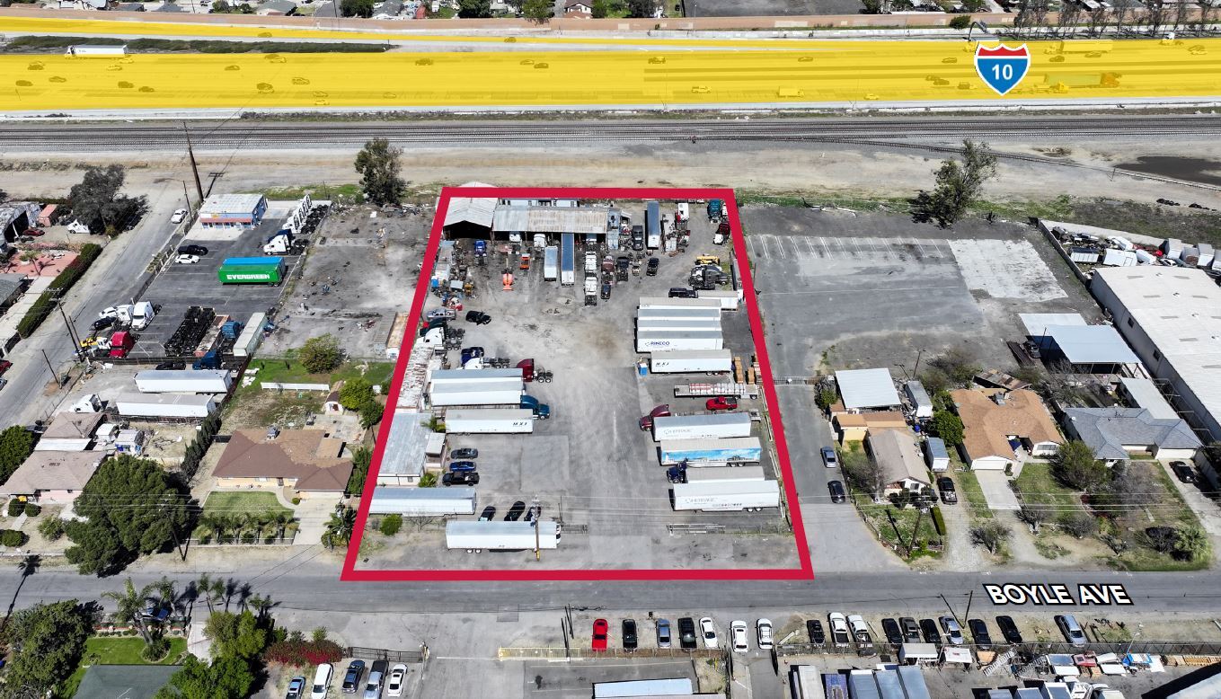 14750 Boyle Ave, Fontana, CA à louer Photo principale– Image 1 sur 2