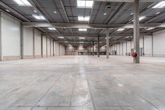 Plus de détails pour Industriel/Logistique à louer