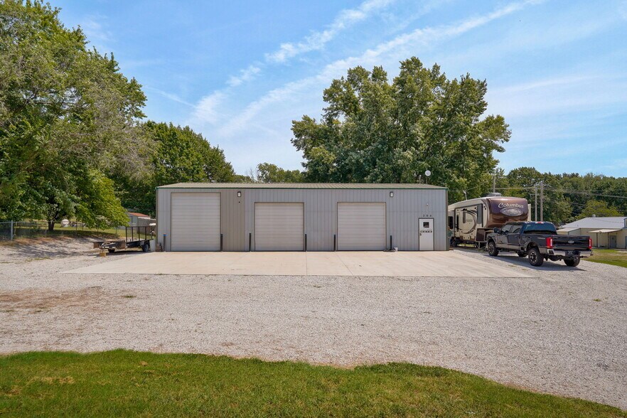306 S Washington Ave, Walnut Grove, MO à vendre - Photo de l’immeuble – Image 1 sur 13