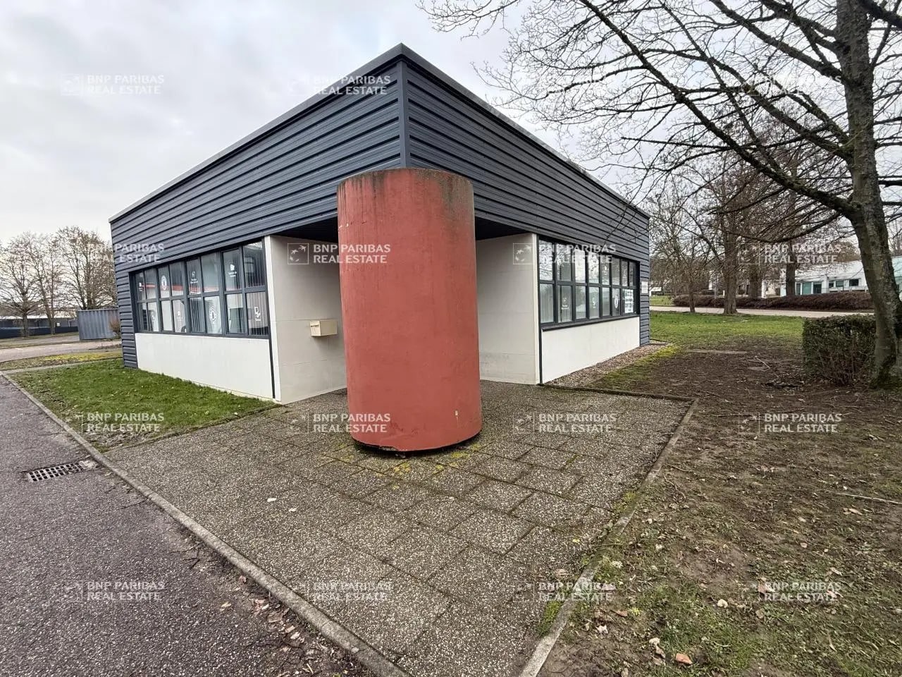 Local d’activités dans Metz à louer Photo principale– Image 1 sur 10