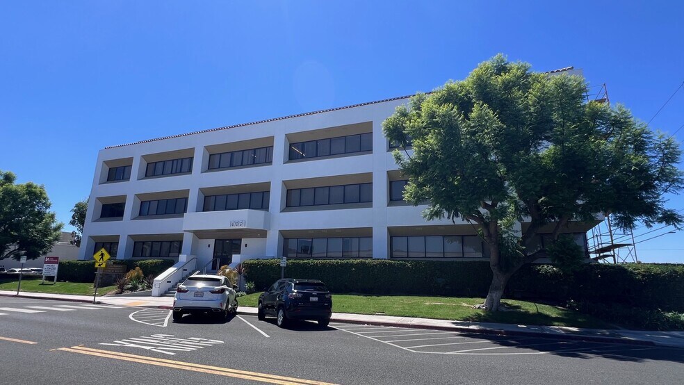 10861 Cherry St, Los Alamitos, CA à louer - Photo de l’immeuble – Image 1 sur 13