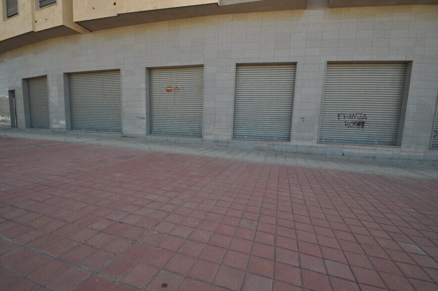 Local commercial dans Elda, Alicante à vendre - Photo de l’immeuble – Image 3 sur 11