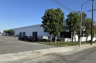 2501-2551 S Alameda St, Los Angeles, CA à louer Photo intérieure– Image 1 sur 9