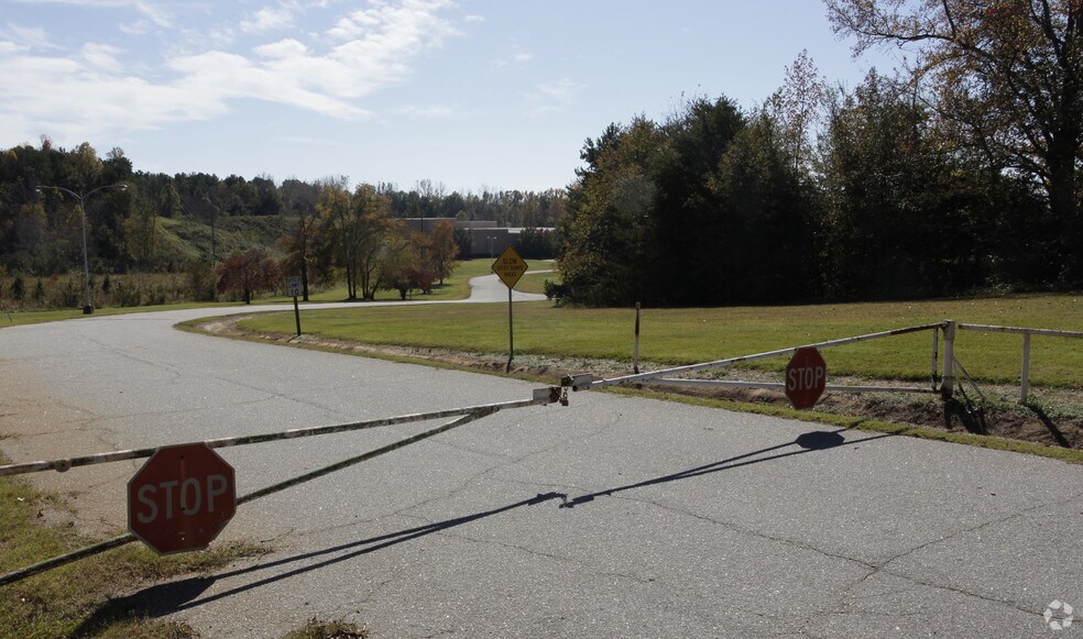 210 Henson Rd, Blacksburg, SC à louer - Photo de l’immeuble – Image 2 sur 2