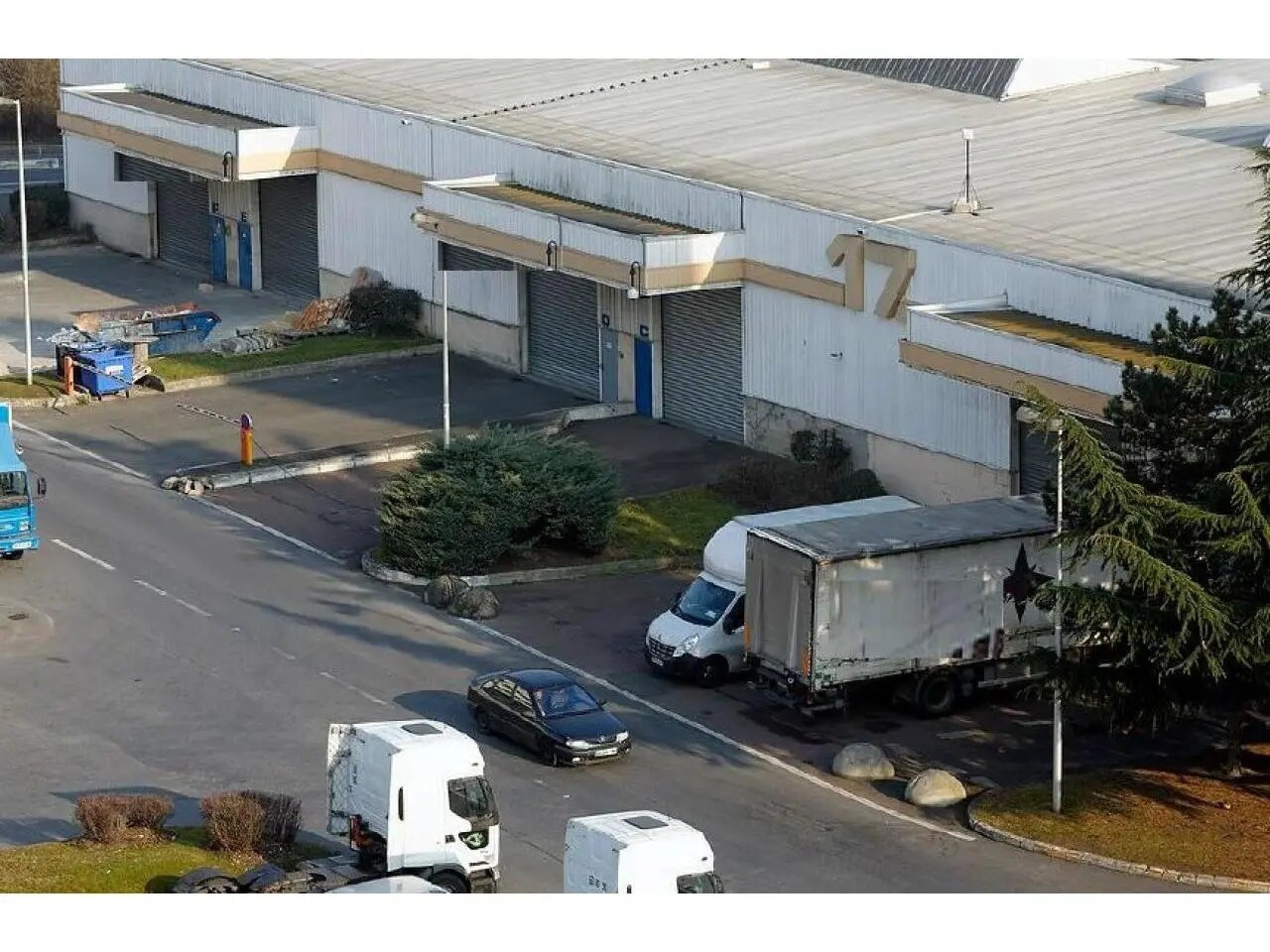 Local d’activités dans Aulnay-Sous-Bois à louer Photo de l’immeuble– Image 1 sur 9