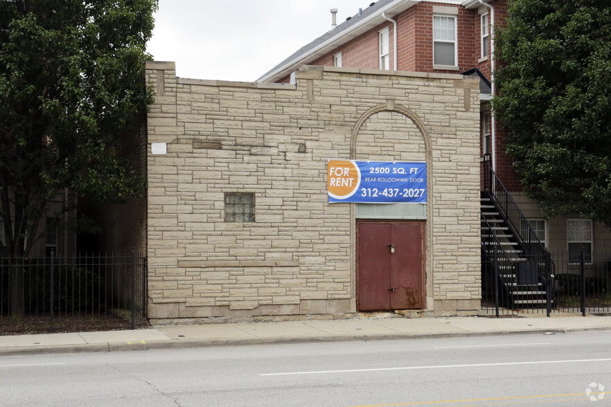647 W Division St, Chicago, IL à vendre - Photo de l’immeuble – Image 2 sur 3