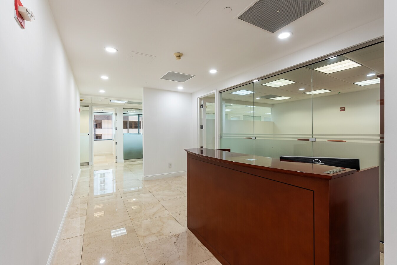 1200 Brickell Ave, Miami, FL 33131 - Lot 850 -  - Photo intérieure - Image 1 of 19