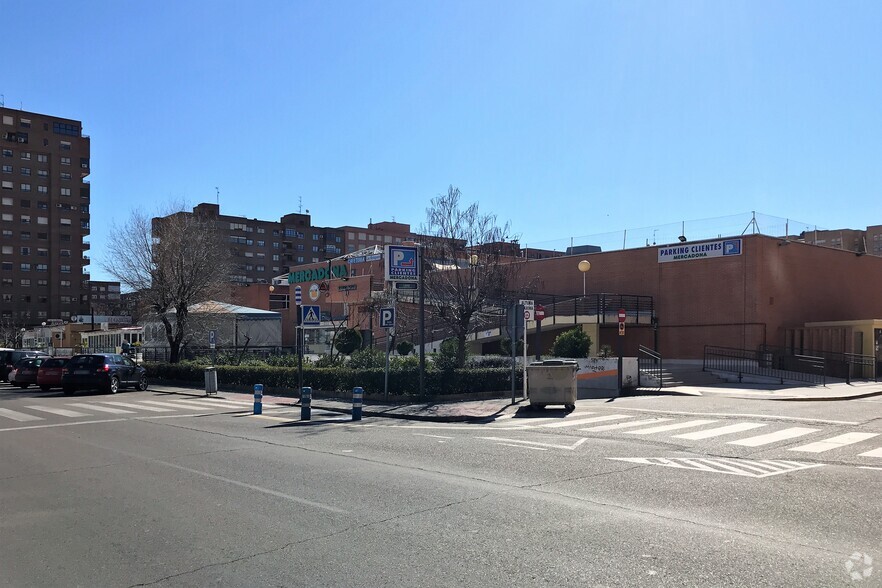 Avenida Constitución, 19, Talavera de la Reina, Toledo à louer - Photo de l’immeuble – Image 2 sur 4