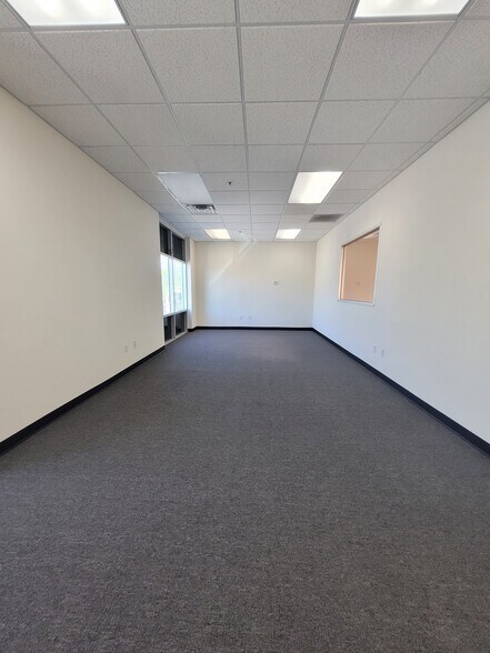 1139 Westminster Ave, Alhambra, CA à louer - Photo intérieure – Image 2 sur 5