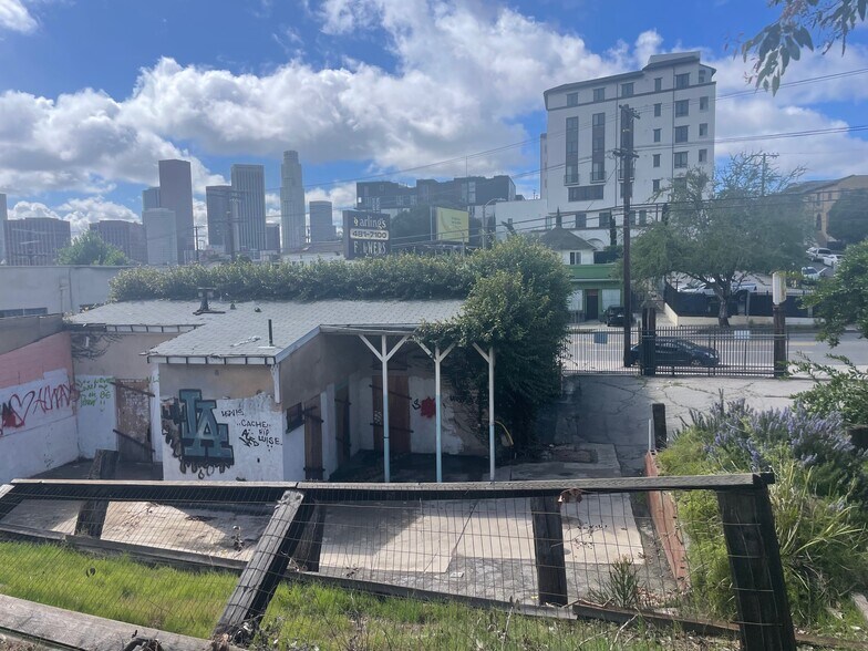 1217 W Temple St, Los Angeles, CA à louer - Photo de l’immeuble – Image 3 sur 19