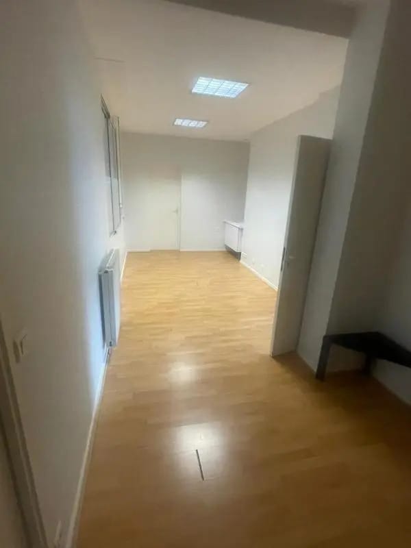 Plus de détails pour Bureau à vendre