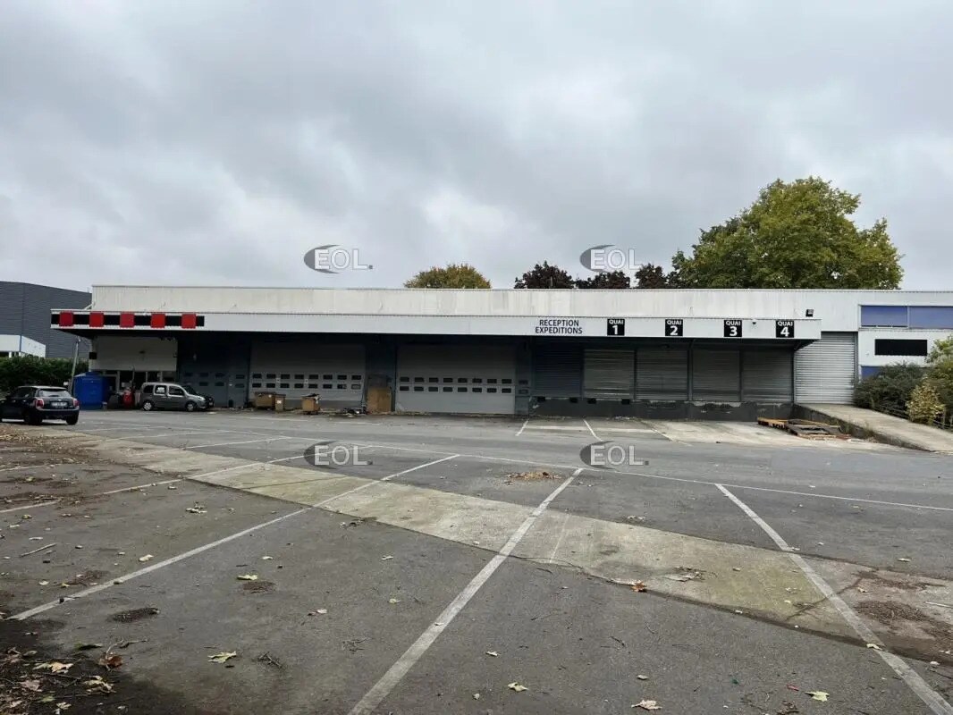 Local d’activités dans Villeneuve-la-Garenne à louer Photo de l’immeuble– Image 1 sur 7