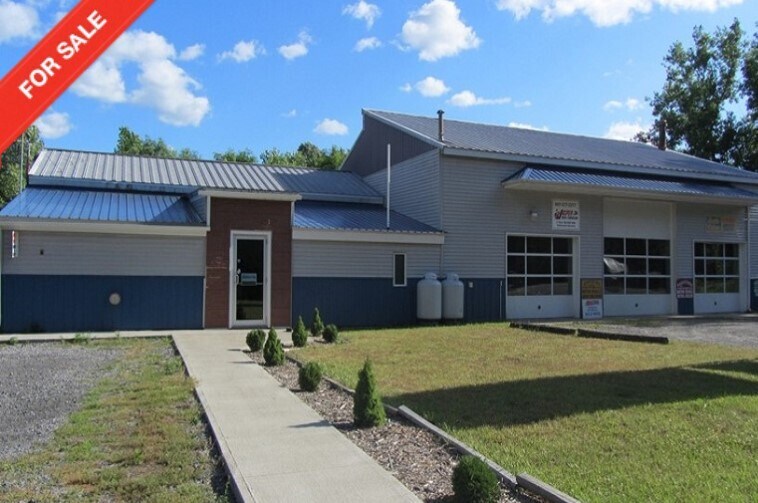 1143 Elmira Rd, Newfield, NY à vendre - Photo principale – Image 2 sur 14