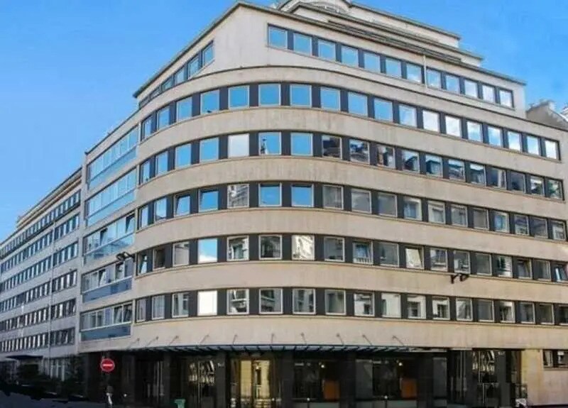 137-139 Rue De L'Universite, Paris à louer - Photo de l’immeuble – Image 1 sur 12