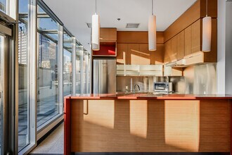 163 W Hastings St, Vancouver, BC à louer Photo intérieure– Image 2 sur 5