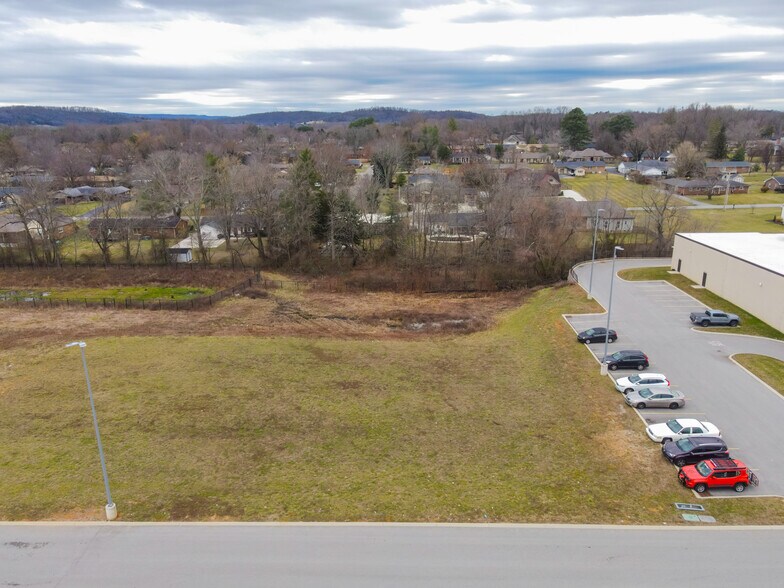 E 10TH st, Cookeville, TN à vendre - Photo de l’immeuble – Image 3 sur 8