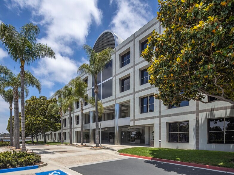 3636 Nobel Dr, San Diego, CA à louer - Photo principale – Image 1 sur 14