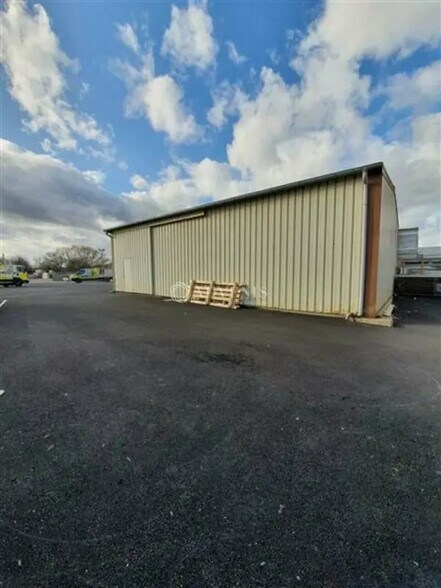Local d’activités dans Seichamps à louer - Photo de l’immeuble – Image 1 sur 6