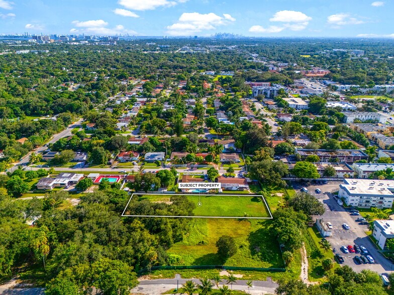 15206 7th Avenue, Miami, FL à vendre - Photo principale – Image 1 sur 15