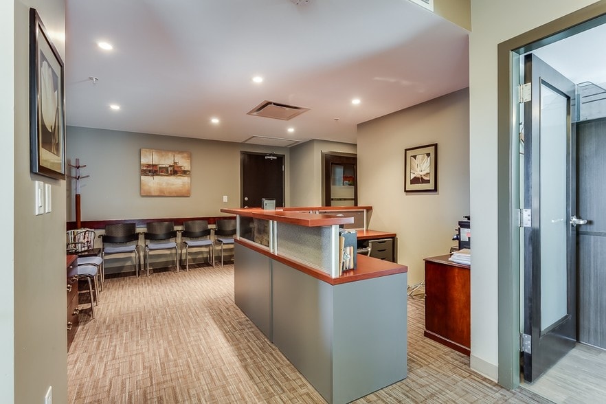888 4th Ave SW, Calgary, AB à vendre - Photo intérieure – Image 3 sur 34