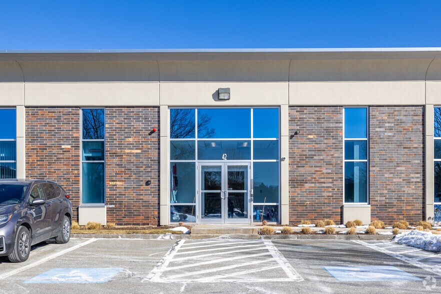 42-44 Third Ave, Burlington, MA à louer - Photo de l’immeuble – Image 3 sur 6