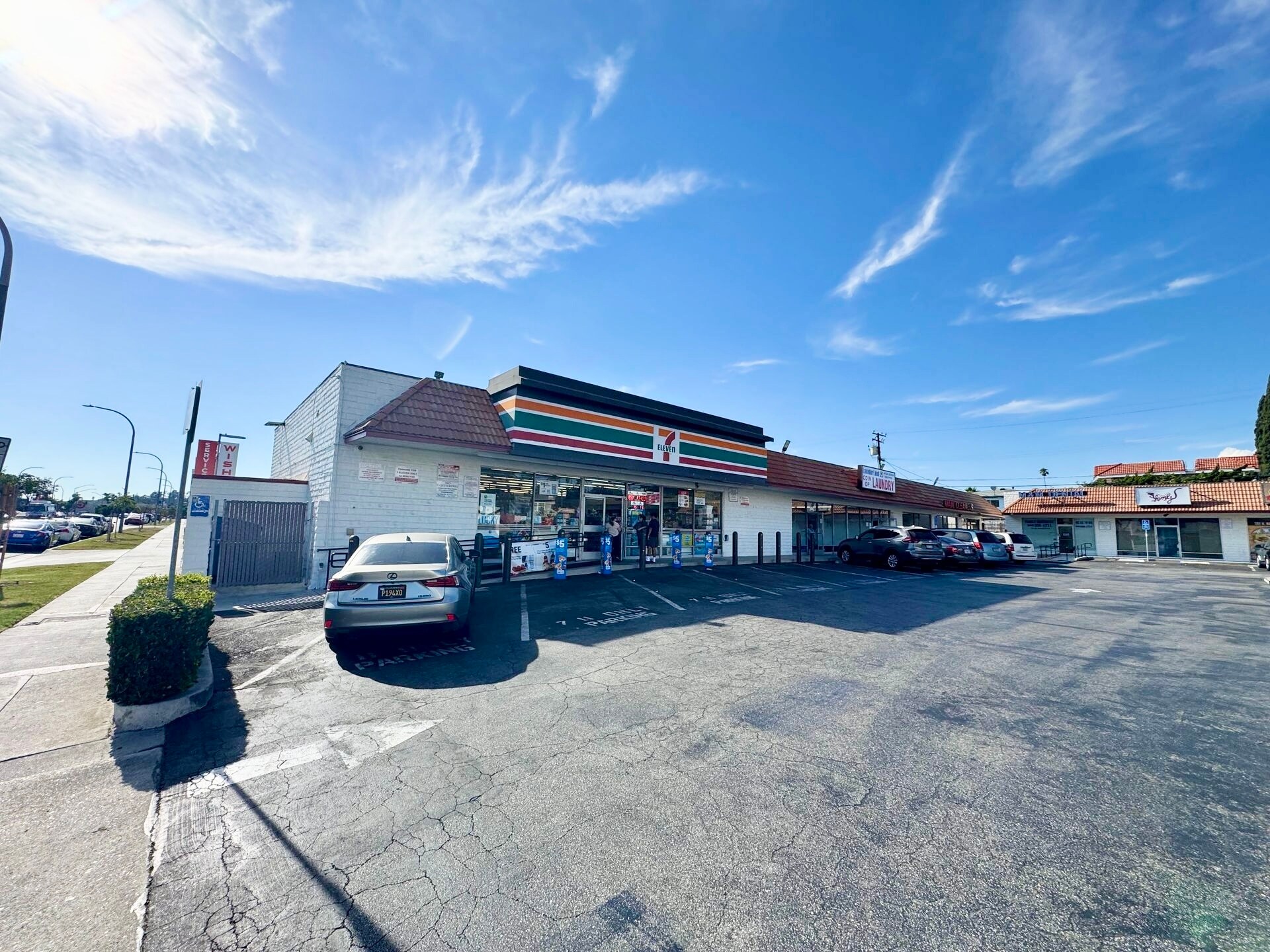 1701-1723 W Main St, Alhambra, CA à louer Photo principale– Image 1 sur 4