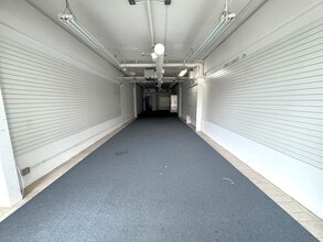 210 E Olympic Blvd, Los Angeles, CA à louer Photo intérieure– Image 2 sur 8